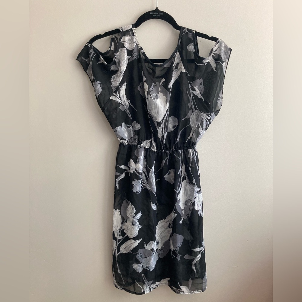 Chiffon‎ Open-Shoulder Swim Coverup - Picture 2 of 3